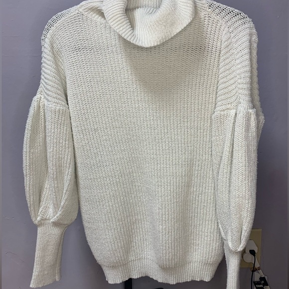 Hazel & Olive Turtle Neck Balloon Sleeves White Stretchy Sweater Women’s Large - Picture 4 of 6
